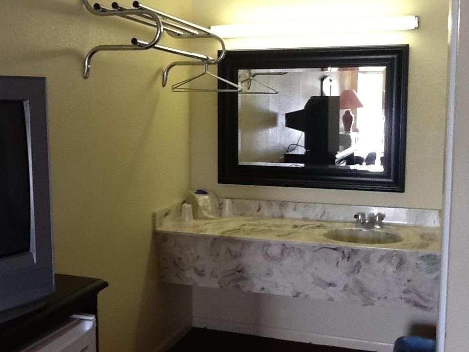 Relax Inn - Lakeland Room photo